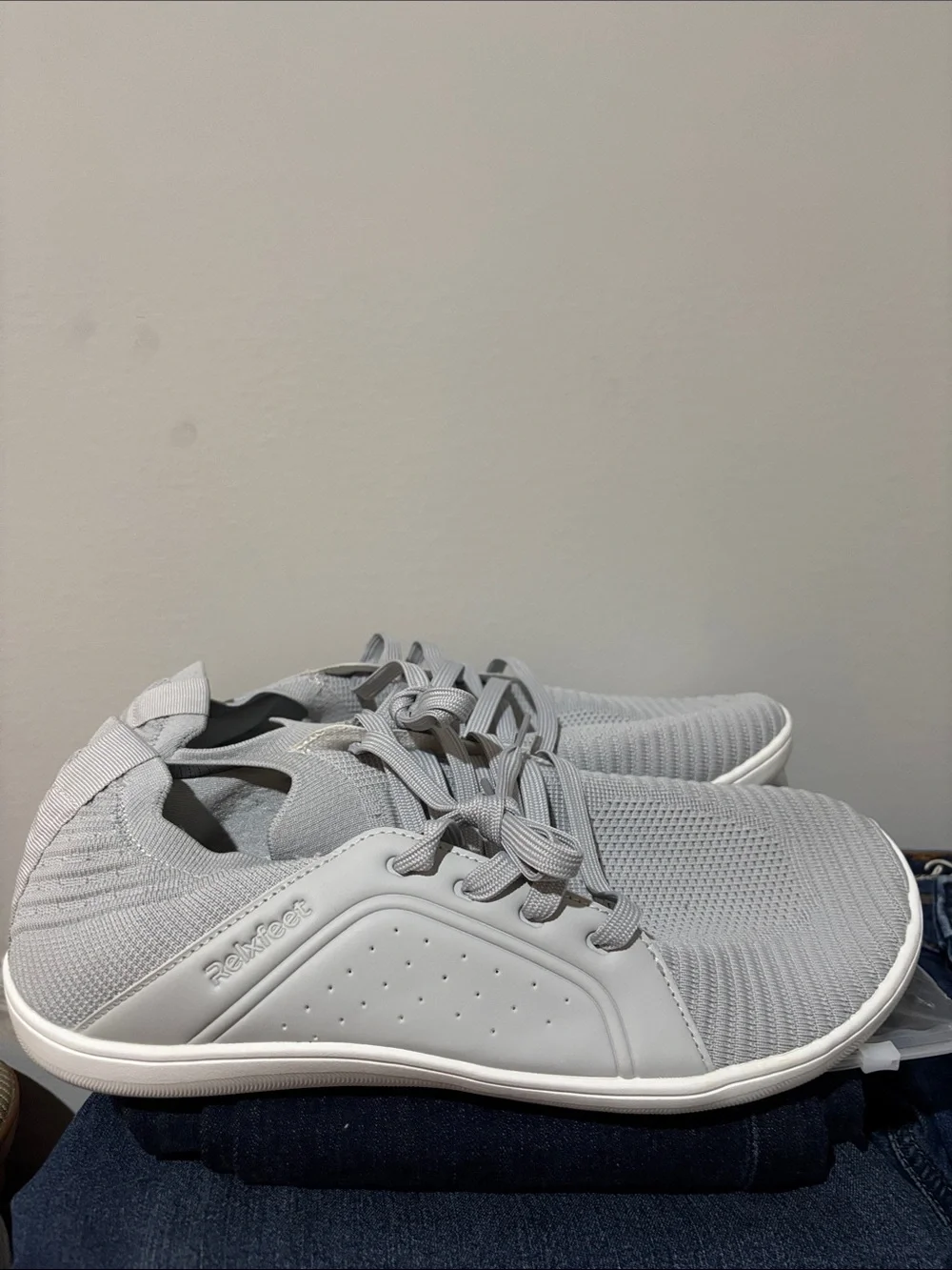 Men’s Minimalist Sneakers - Light Gray